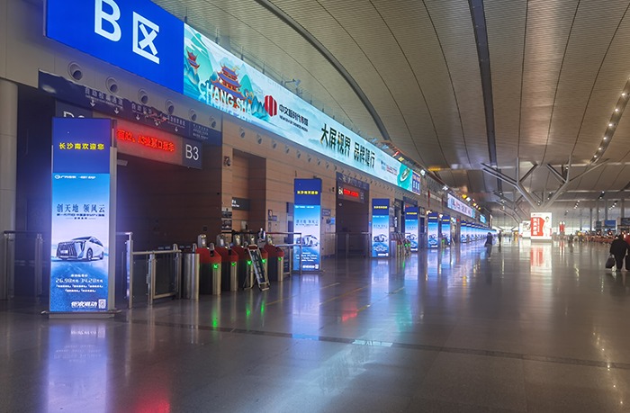 戶外LED廣告機(jī),LED廣告機(jī)