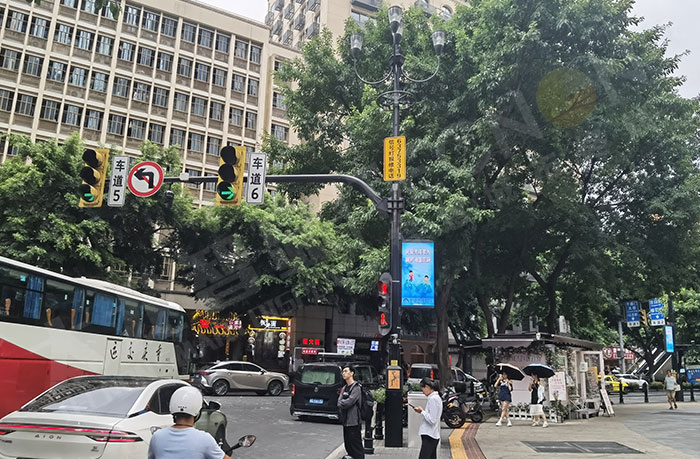 筑牢戶外媒體安全基礎(chǔ) LED燈桿屏建設(shè)穩(wěn)步推進(jìn)