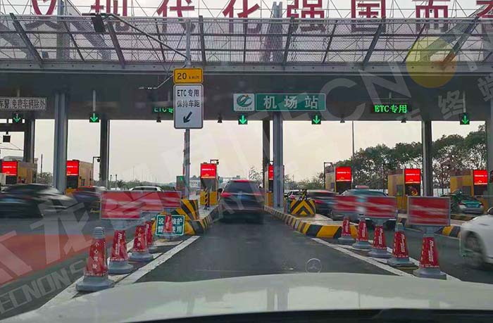 廣州機(jī)場收費(fèi)站 LED 廣告機(jī)項(xiàng)目：點(diǎn)亮交通樞紐的宣傳之光